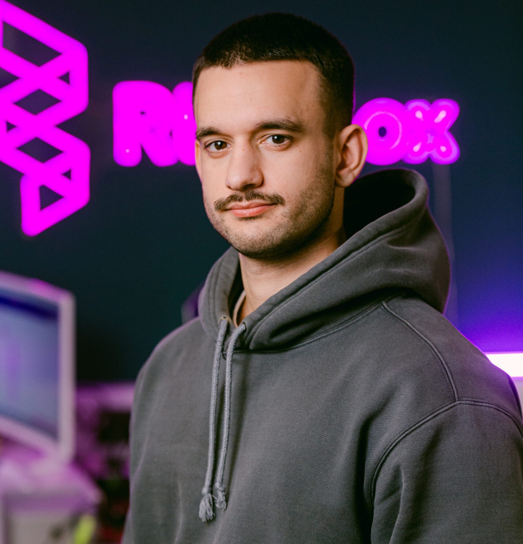 1901, 1901, RiskBox, RiskBox-Headshots-3-scaled-e1773055233159.jpg, 415784, https://nospoilers.co.uk/wp-content/uploads/2025/04/RiskBox-Headshots-3-scaled-e1773055233159.jpg, https://nospoilers.co.uk/riskbox-8/, Omar Akram, 1, , , riskbox-8, inherit, 0, 2025-04-14 10:46:10, 2025-04-14 10:48:22, 0, image/jpeg, image, jpeg, https://nospoilers.co.uk/wp-includes/images/media/default.png, 1707, 1775, Array